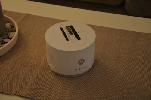 Moto 360 in its
packaging